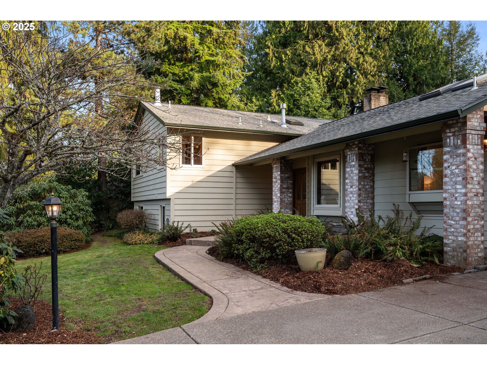 6020 Southwest Florida Street Portland, OR 97219 - Photo 3 of 46 Gallery Image 3