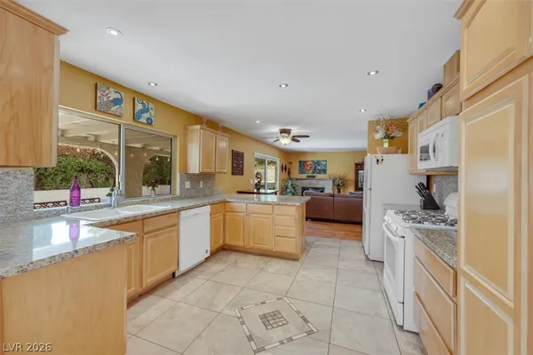 $3,150 | 3225 Mountain Spring Road, Las Vegas, NV 89146