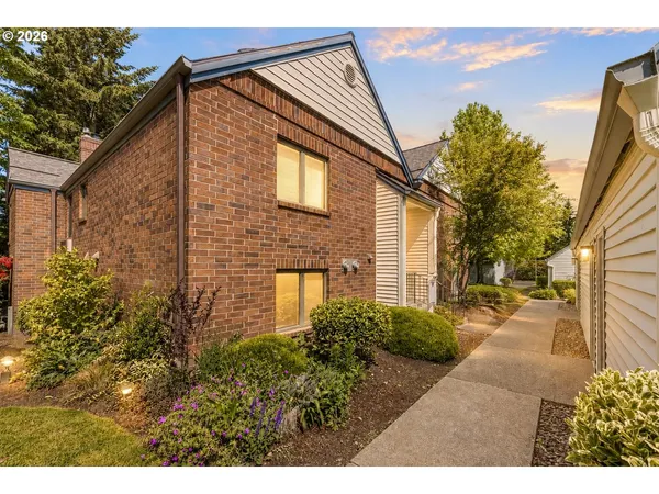 $197,000 | 15015 Northeast Sacramento Street, Unit 49, Portland, OR 97230
