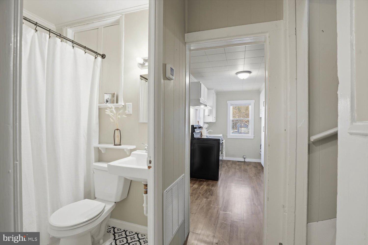 33 East Main Street Adamstown, PA 19501 - Photo 10 of 26