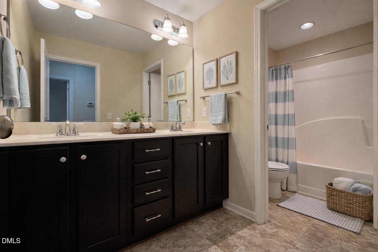 1213 Silver Beach Way Raleigh, NC 27606 - Photo 15 of 27 79312682-C585-4670-8677-E7B3CC50609A
