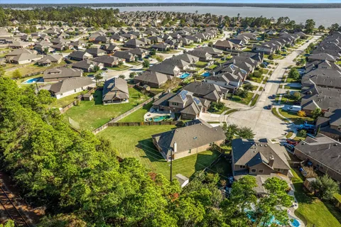 $349,999 | 18130 Millau Viaduct Way, Houston, TX 77044