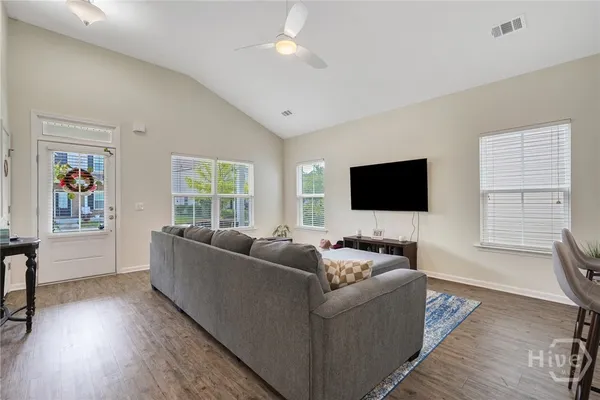 $2,400 | 314 Crabapple Circle, Port Wentworth, GA 31407