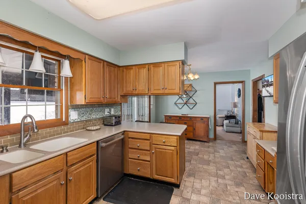 $394,900 | 907 North Glenwood Street, Hastings, MI 49058