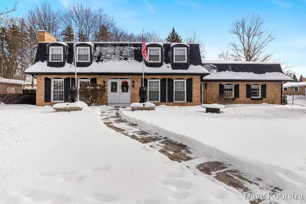 $394,900 | 907 North Glenwood Street, Hastings, MI 49058