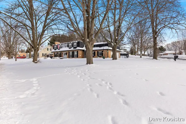 $394,900 | 907 North Glenwood Street, Hastings, MI 49058