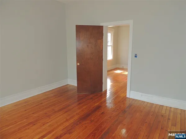 $2,950 | 54 North 5th Street, Unit 2, Newark, NJ 07107