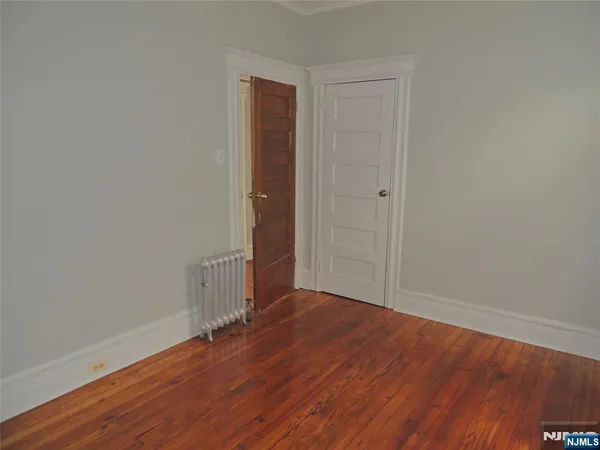 $2,950 | 54 North 5th Street, Unit 2, Newark, NJ 07107