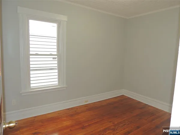 $2,950 | 54 North 5th Street, Unit 2, Newark, NJ 07107