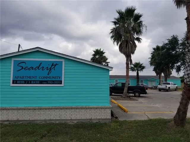 $799 | 1310 West Broadway Avenue, Seadrift, TX 77983