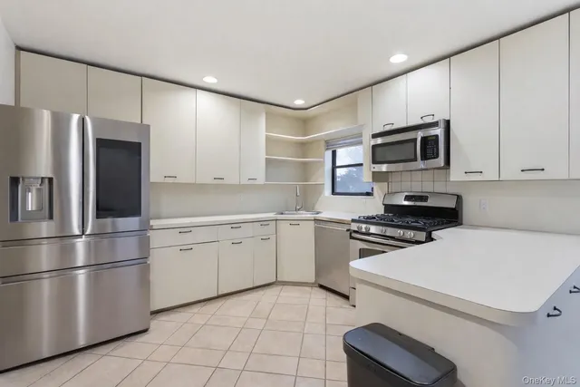 $810,000 | 115 Cypress Drive, Kings Park, NY 11754