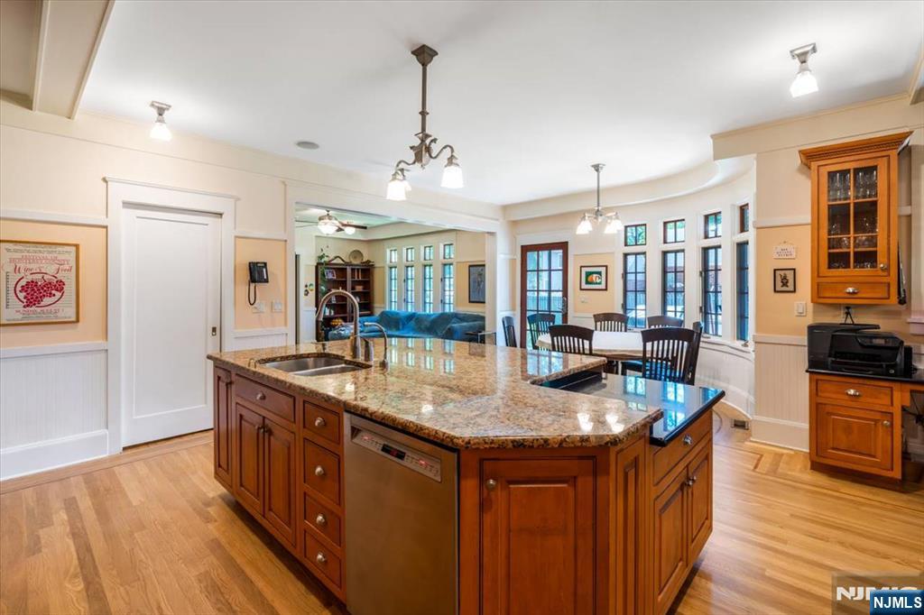 314 Winthrop Road Teaneck, NJ 07666 - Photo 16 of 49