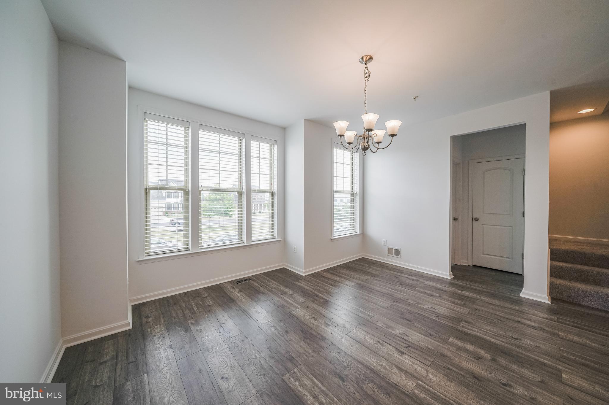 4733 Verdana Loop Frederick, MD 21703 - Photo 8 of 28 Dining room