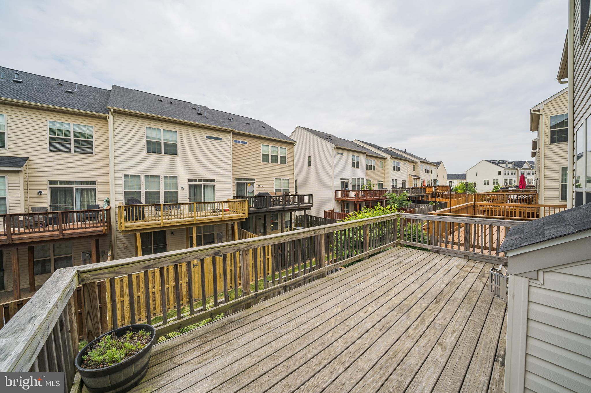 4733 Verdana Loop Frederick, MD 21703 - Photo 10 of 28 Deck