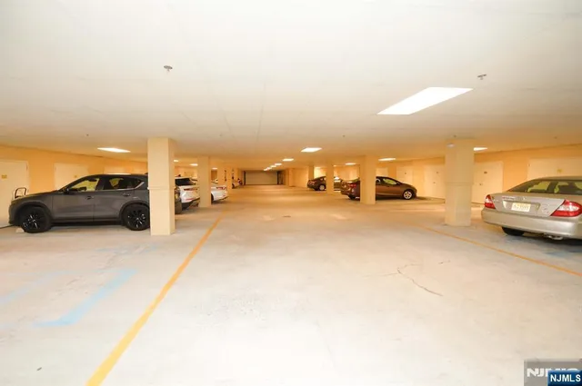 $605,000 | 80 Ridgewood Road, Unit 106, Washington Township, NJ 07676