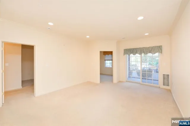 $605,000 | 80 Ridgewood Road, Unit 106, Washington Township, NJ 07676