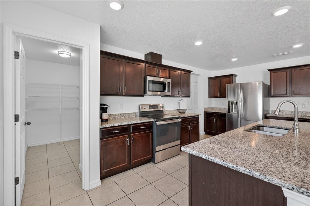 11309 Brighton Knoll Loop Riverview, FL 33579 - Photo 13 of 42