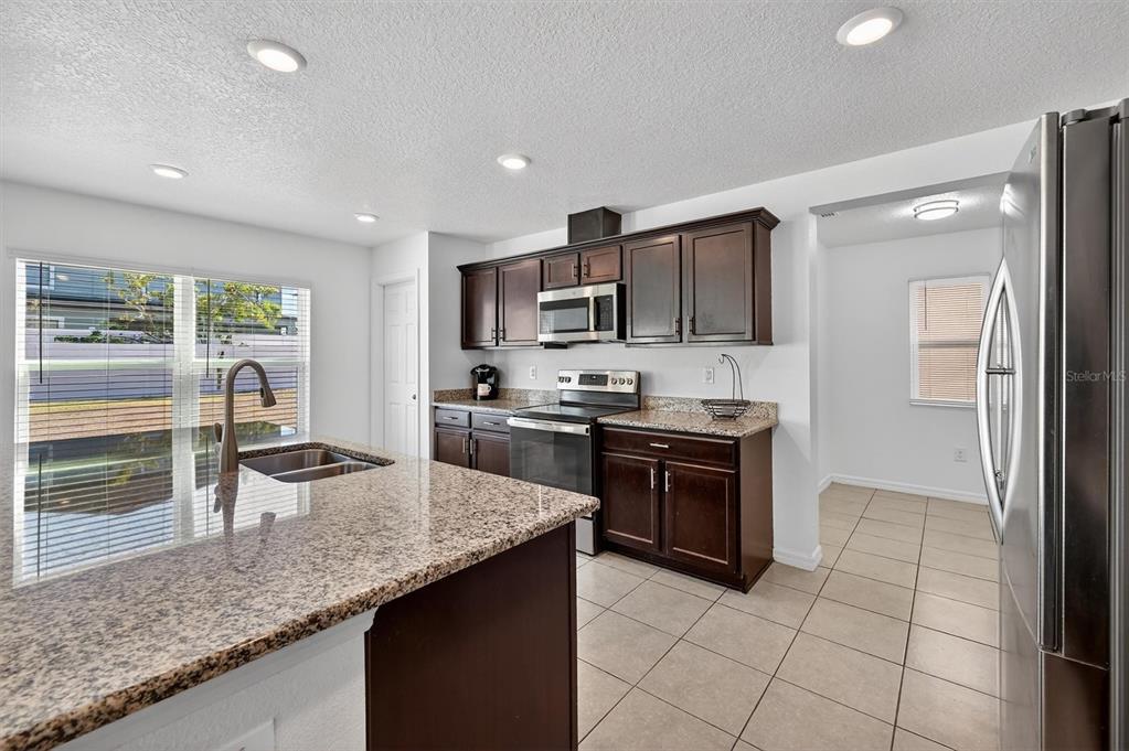 11309 Brighton Knoll Loop Riverview, FL 33579 - Photo 9 of 42