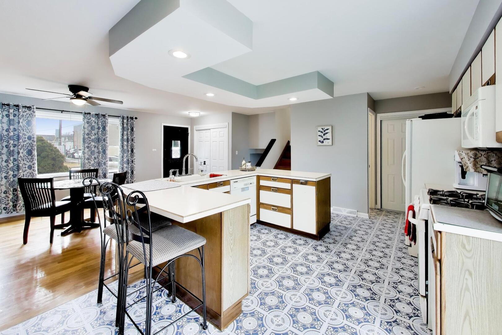 7944 82nd Street Bridgeview, IL 60455 - Photo 9 of 38