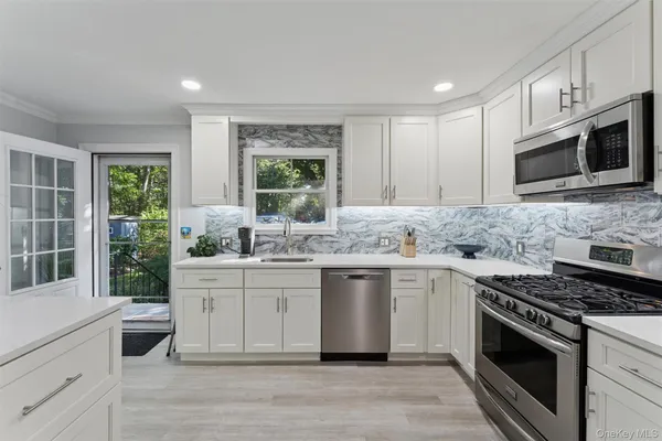 $717,000 | 39 South Cozine Road, Center Moriches, NY 11934