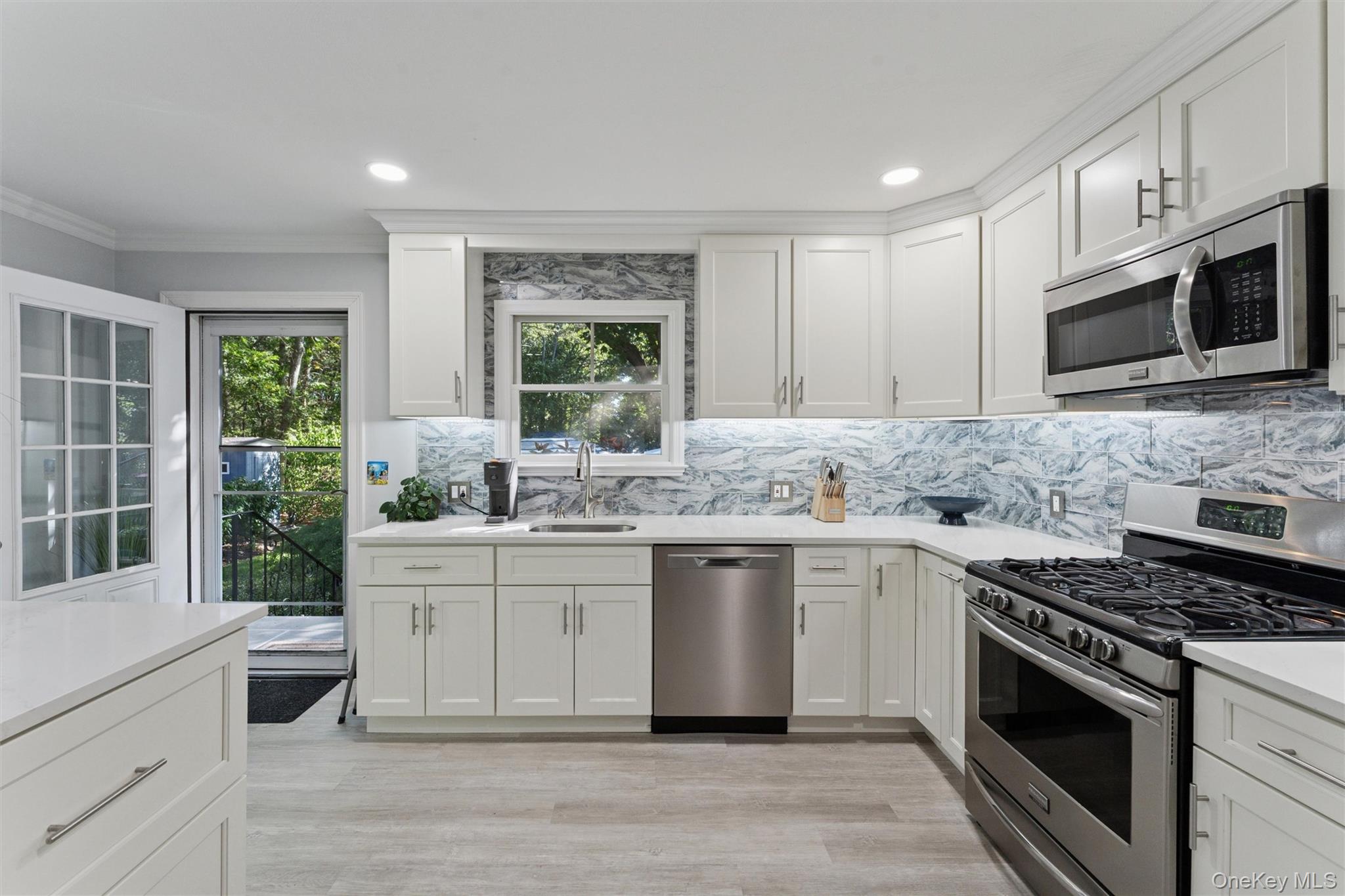 39 South Cozine Road Center Moriches, NY 11934 - Photo 6 of 20