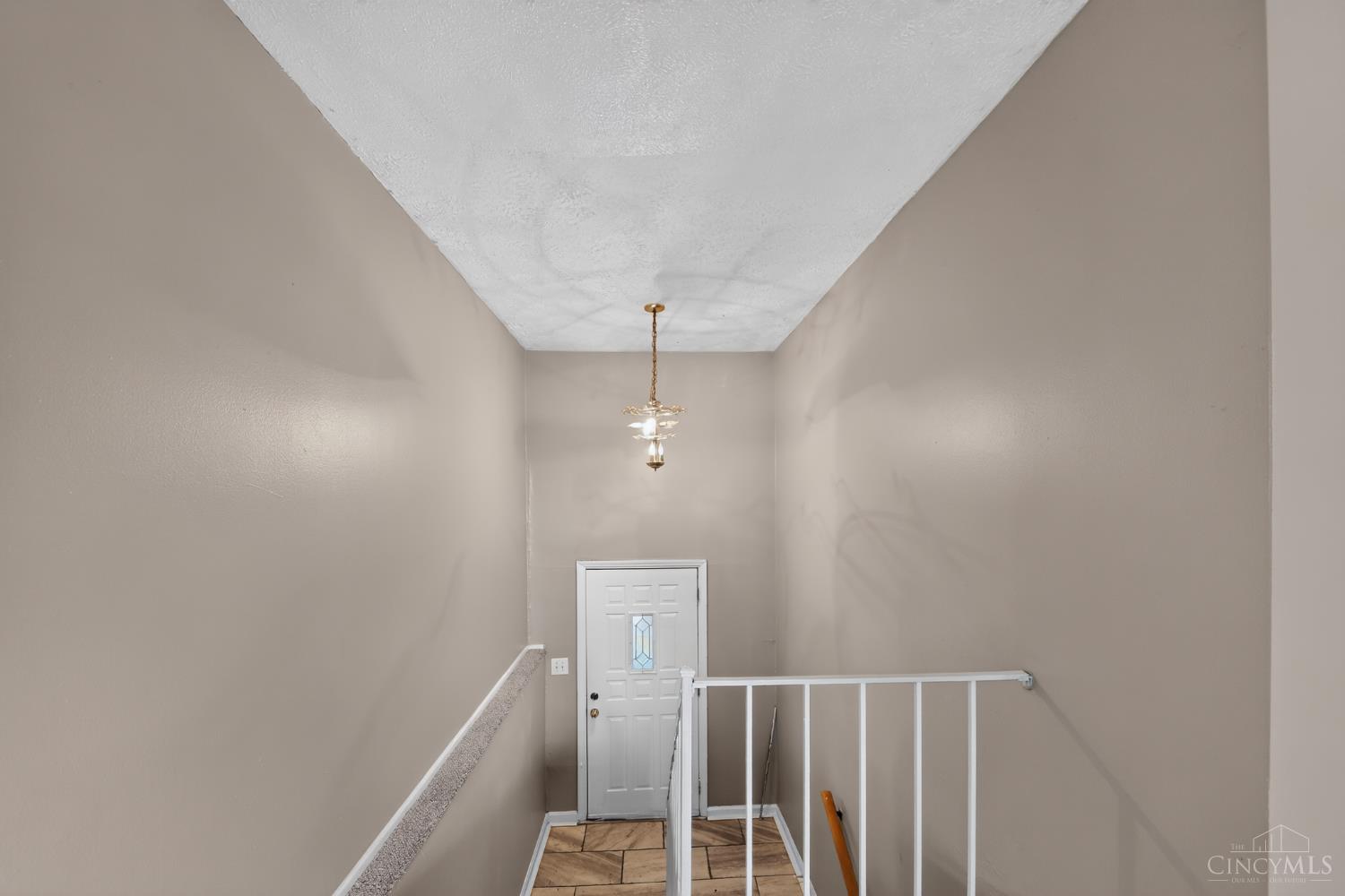 2743 Springdale Road Cincinnati, OH 45251 - Photo 8 of 30