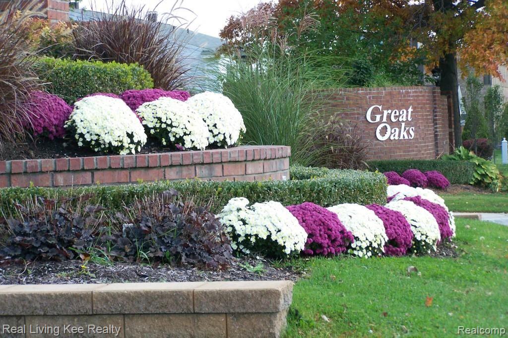 971 Great Oaks Boulevard Rochester, MI 48307 - Photo 28 of 28 100_6893.jpg