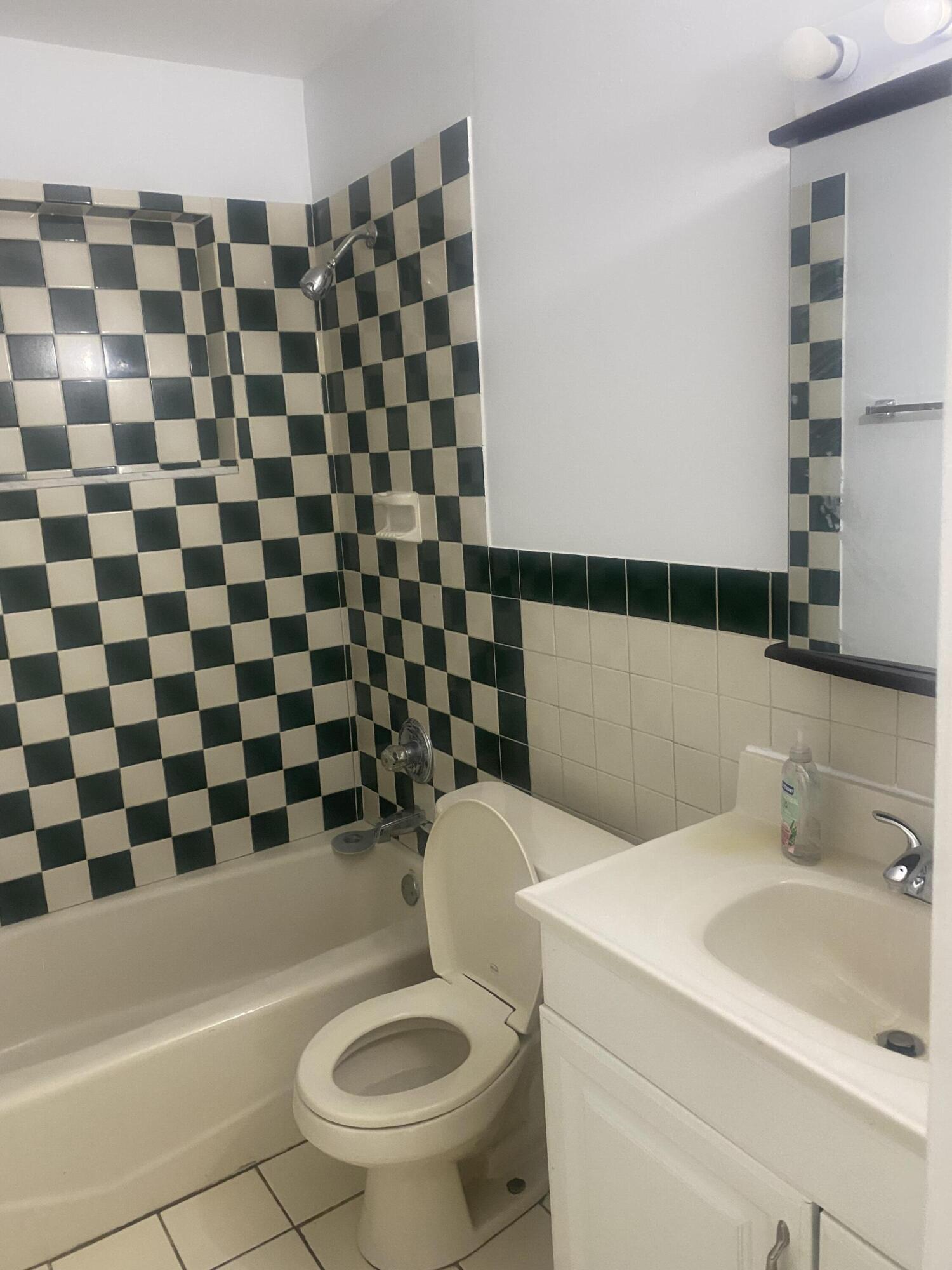 4365 Edward Road West Palm Beach, FL 33406 - Photo 6 of 8 IMG_4128