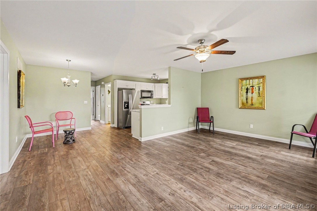 2225 East Spring Street New Albany, IN 47150 - Photo 3 of 27