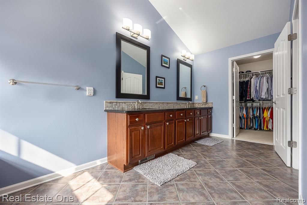 1936 Watson Circle Rochester, MI 48306 - Photo 24 of 39 Gallery Image 24