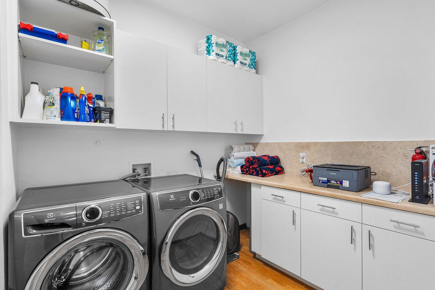 162 Peruvian Avenue Palm Beach, FL 33480 - Photo 22 of 41 Laundry