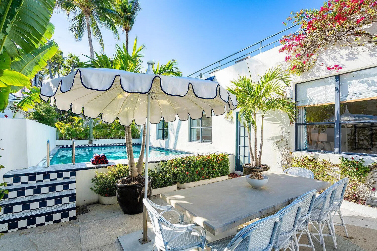 162 Peruvian Avenue Palm Beach, FL 33480 - Photo 9 of 41 Patio Area