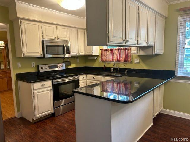 29361 Raleigh Road Farmington Hills, MI 48336 - Photo 9 of 18