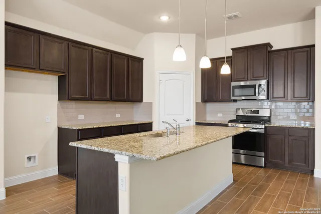 $2,750 | 2248 Meadow Way Street, New Braunfels, TX 78132