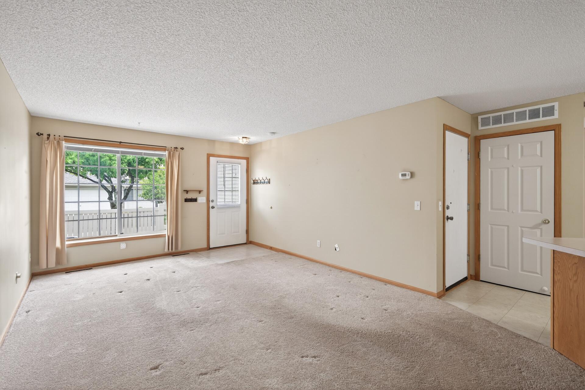 8639 Quarry Ridge Lane, Unit I Woodbury, MN 55125 - Photo 4 of 18