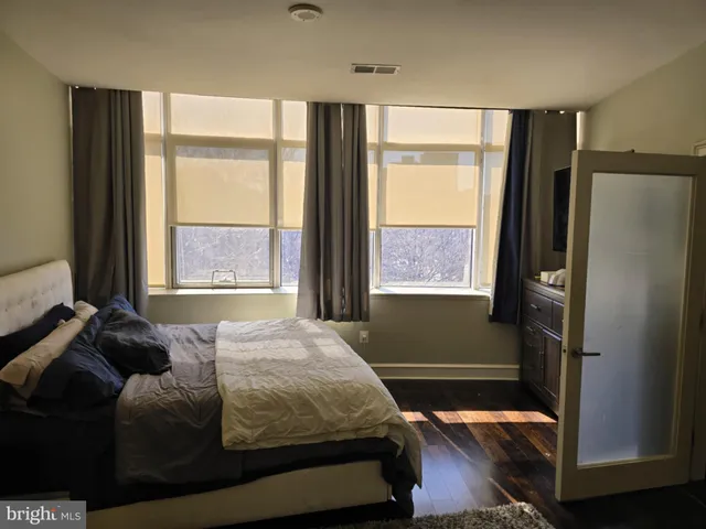 $279,900 | 201 North 8th Street, Unit 404, Philadelphia, PA 19106