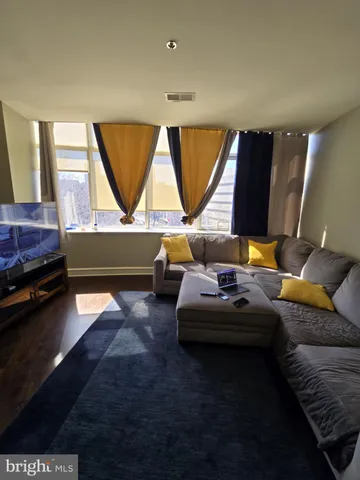 $279,900 | 201 North 8th Street, Unit 404, Philadelphia, PA 19106