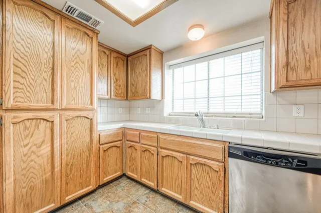 $401,000 | 2535 Sierra Avenue, Clovis, CA 93611