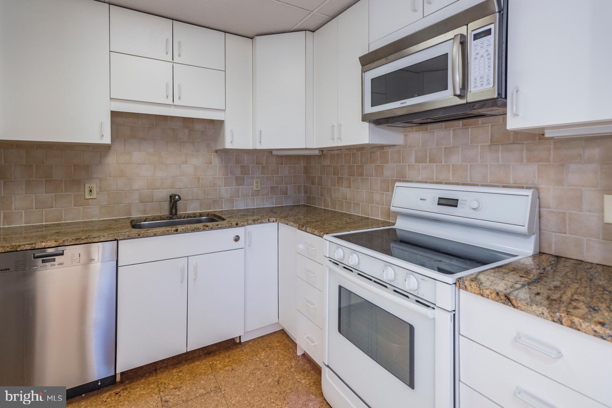 1 Markham Road, Unit 2D Princeton, NJ 08540 - Photo 14 of 25 Kitchen