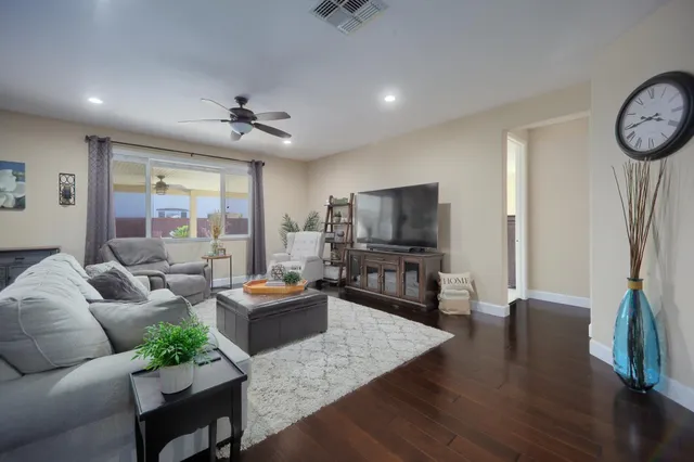 $3,295 | 2708 Sweeney Drive, Woodland, CA 95776