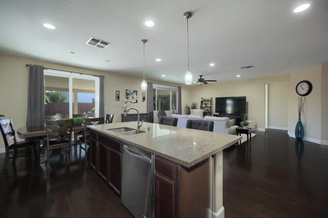 $3,295 | 2708 Sweeney Drive, Woodland, CA 95776