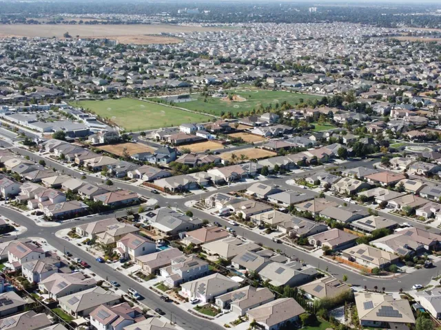 $3,295 | 2708 Sweeney Drive, Woodland, CA 95776