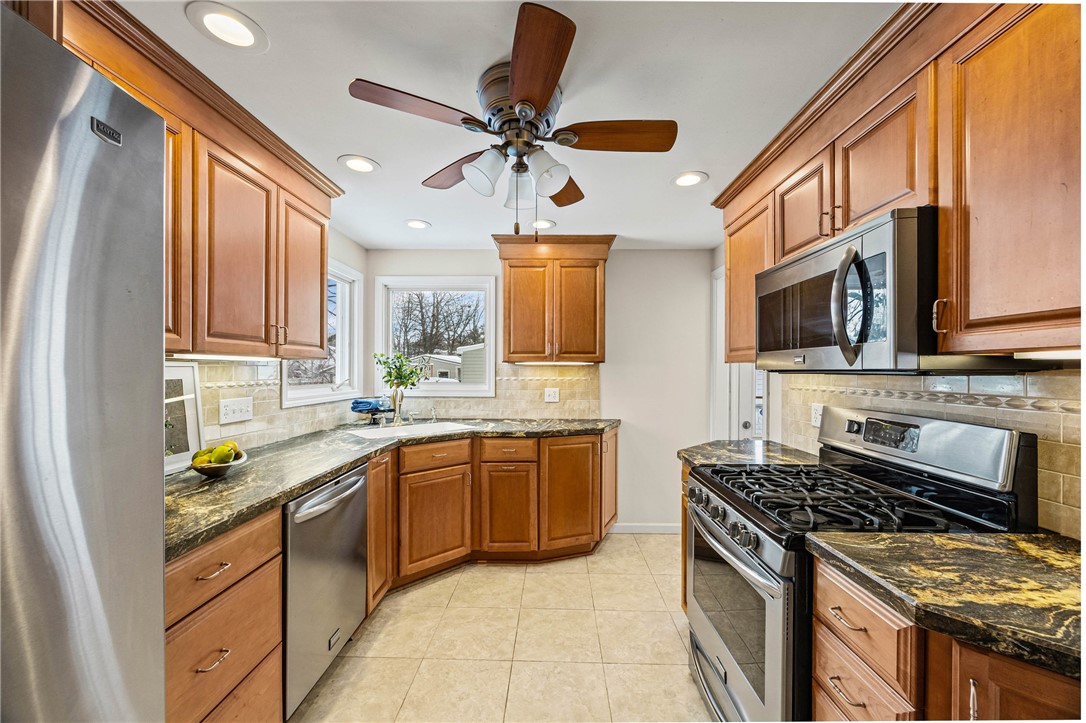 126 Marwood Road Greece, NY 14616 - Photo 16 of 45