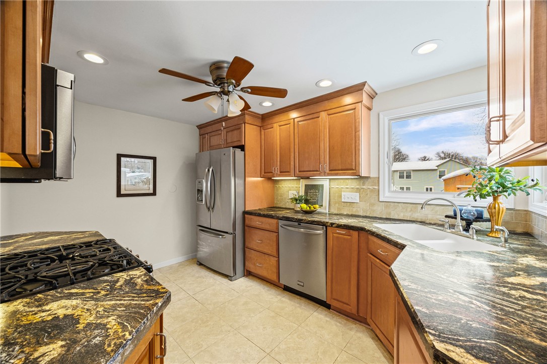 126 Marwood Road Greece, NY 14616 - Photo 17 of 45