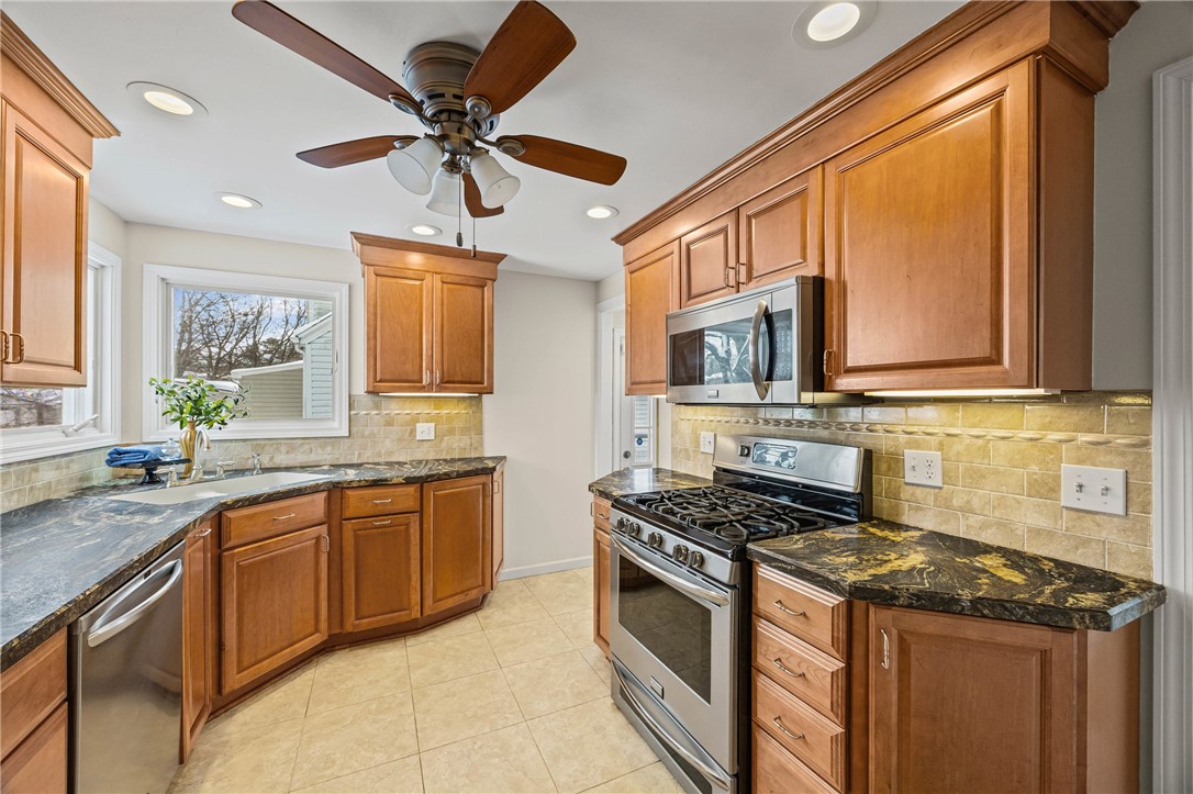 126 Marwood Road Greece, NY 14616 - Photo 18 of 45