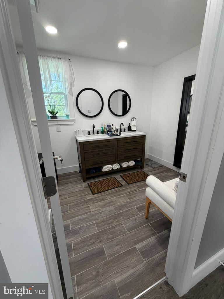 206 Jarvis Road Sicklerville, NJ 08081 - Photo 5 of 31 Modern bathroom with stylish accents.