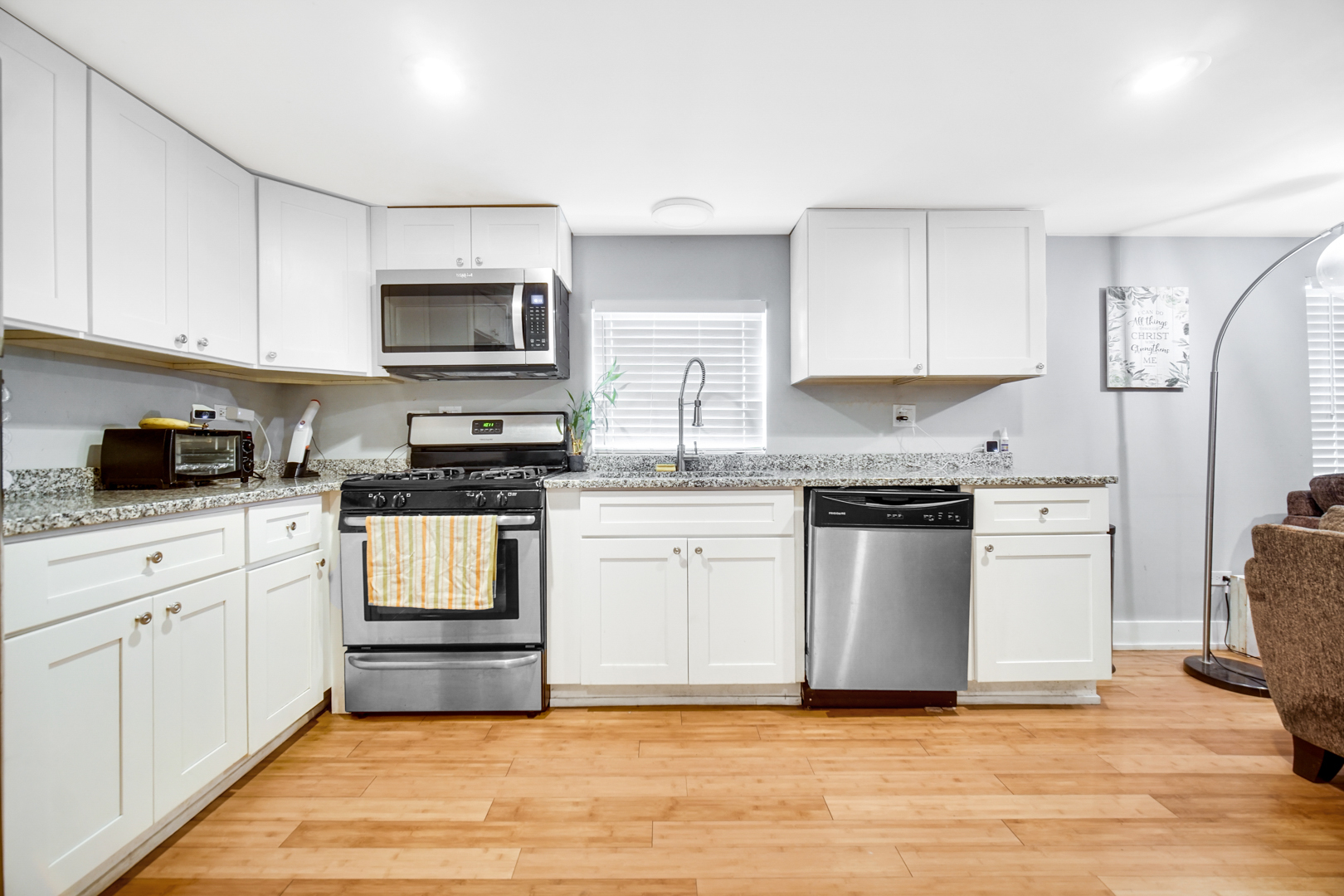 4833 North Ridgeway Avenue Chicago, IL 60625 - Photo 6 of 36 Gallery Image 6
