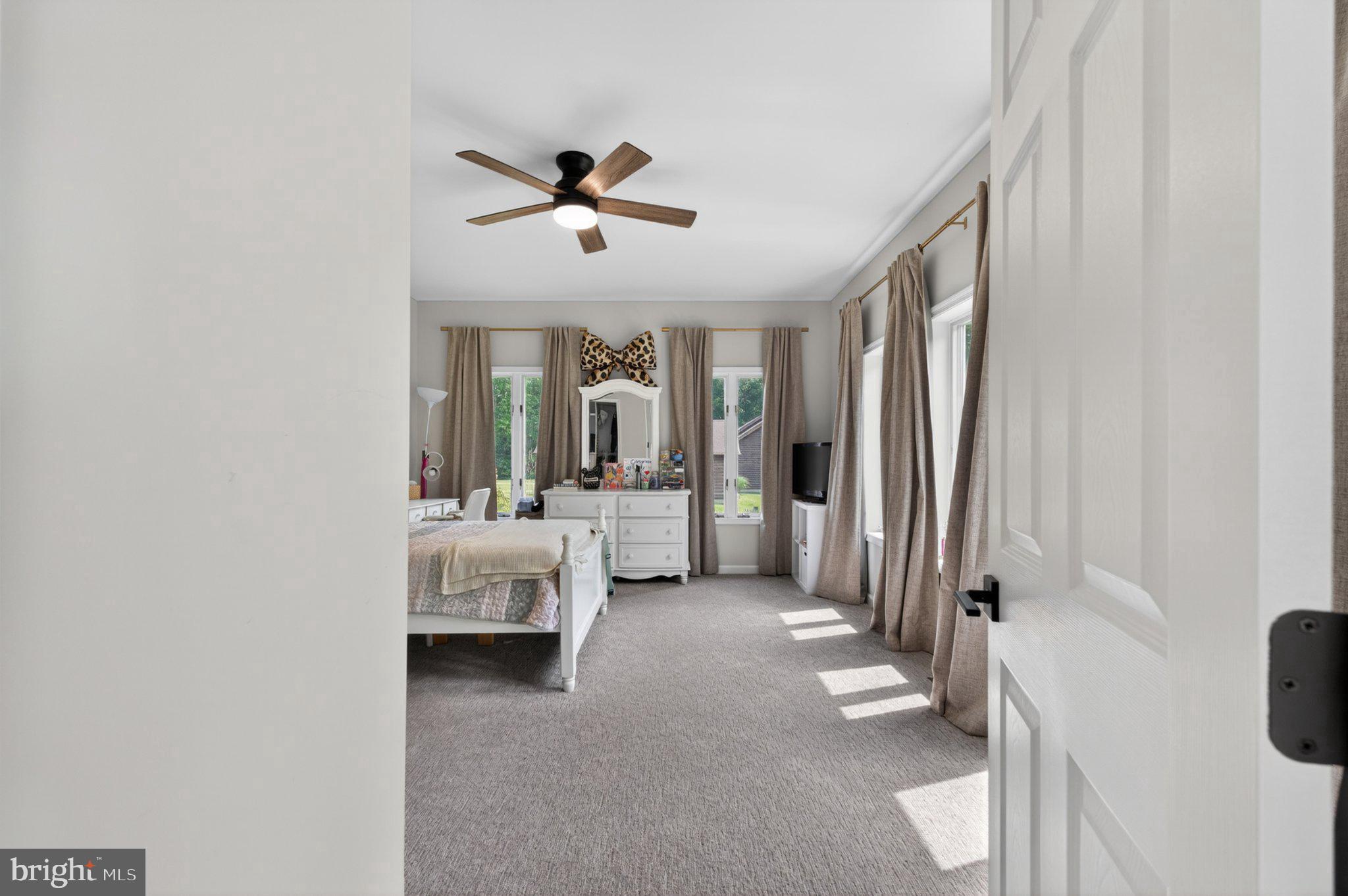 836 Hardingville Road Monroeville, NJ 08343 - Photo 27 of 57 Bright and airy second bedroom.