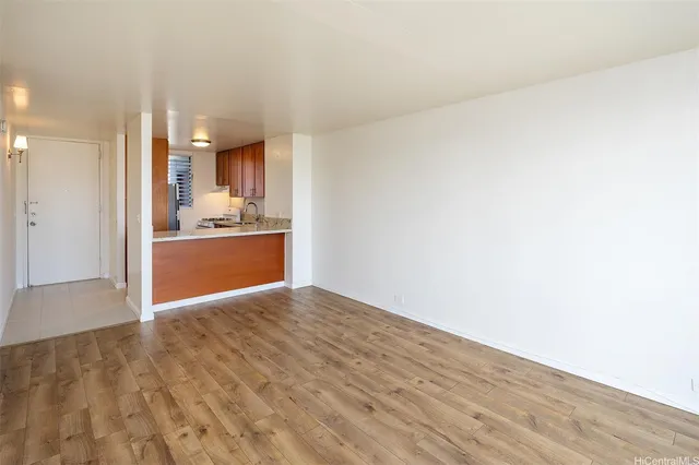 $1,950 | 949 Ala Nanala Street, Unit 501, Honolulu, HI 96818