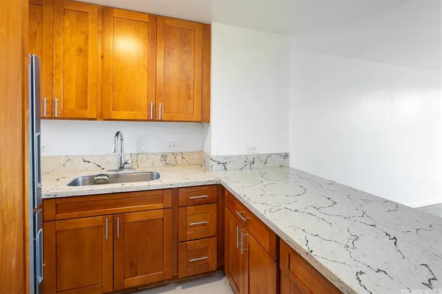 $1,950 | 949 Ala Nanala Street, Unit 501, Honolulu, HI 96818